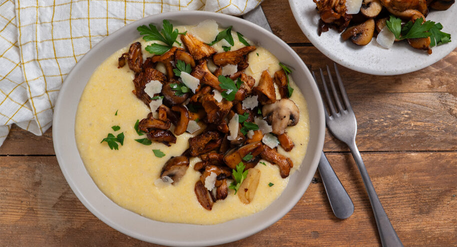 Recette de polenta crémeuse et poêlée de champignons, simple, réconfortant, savoureux - La Bouscule - © S.LACROIX