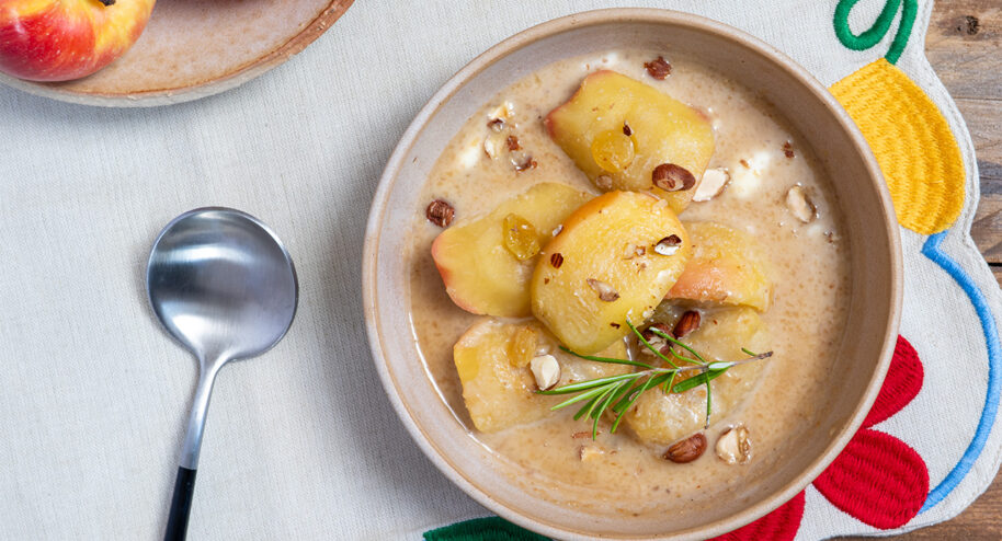 Recette de pommes pochées au cidre - La Bouscule - © S.LACROIX